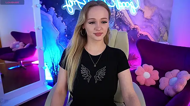 LylaYeess online show from 07-22-26, 01:03