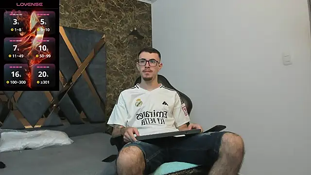 Snapshot of CodyWalkerR chatting on 01-25-25, 05:08 CodyWalkerR online show from 01-25-25, 05:08