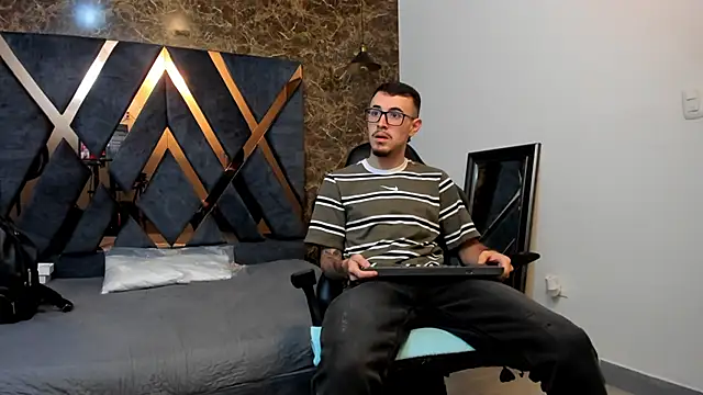 Snapshot of CodyWalkerR chatting on 02-14-25, 05:14 CodyWalkerR online show from 02-14-25, 05:14