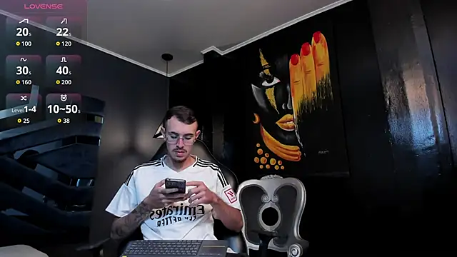 Snapshot of CodyWalkerR chatting on 09-11-25, 05:35 CodyWalkerR online show from 09-11-25, 05:35