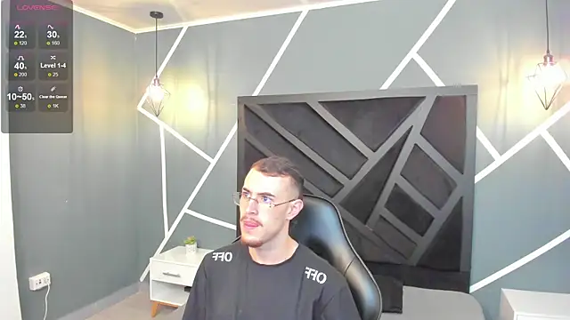 Snapshot of CodyWalkerR chatting on 09-19-25, 05:13 CodyWalkerR online show from 09-19-25, 05:13