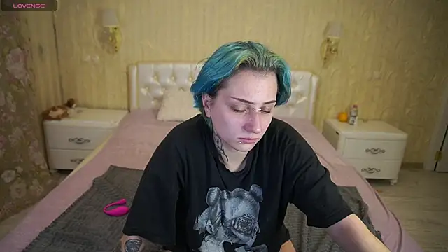 LunaaMayy online show from 10-31-25, 03:35