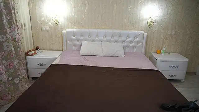 LunaaMayy online show from 11-01-25, 04:20