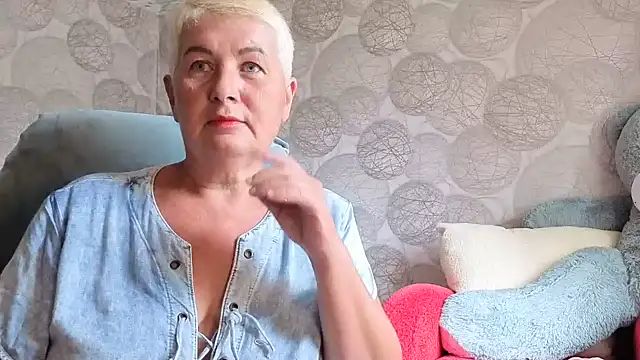 NicoleOlla online show from 07-05-26, 04:41