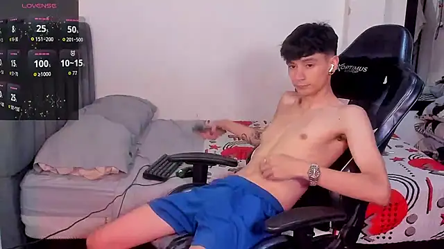 cute diego  online show from 11-15-25, 11:32