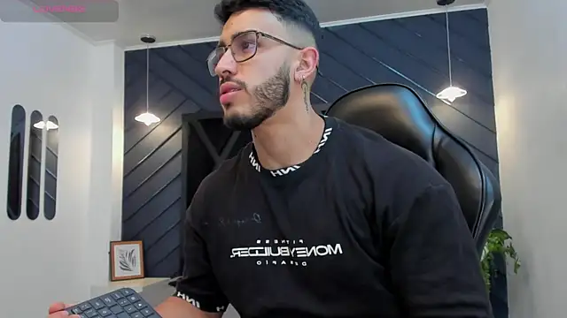 Liam Kleiin online show from 10-31-25, 11:22