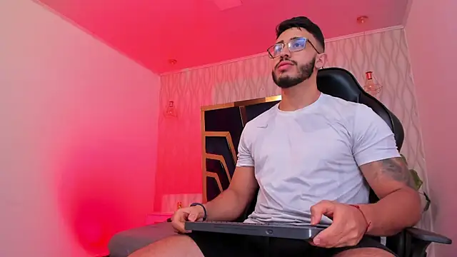 Liam Kleiin online show from 11-28-25, 11:24