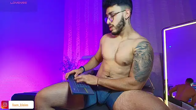 Liam Kleiin online show from 05-21-26, 05:42