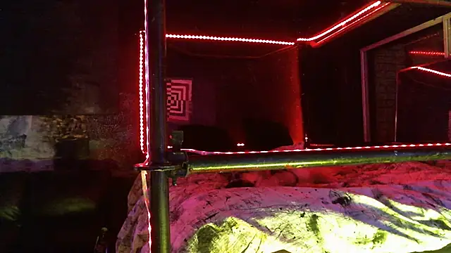 RoomBlueWhite online show from 12-26-24, 08:50