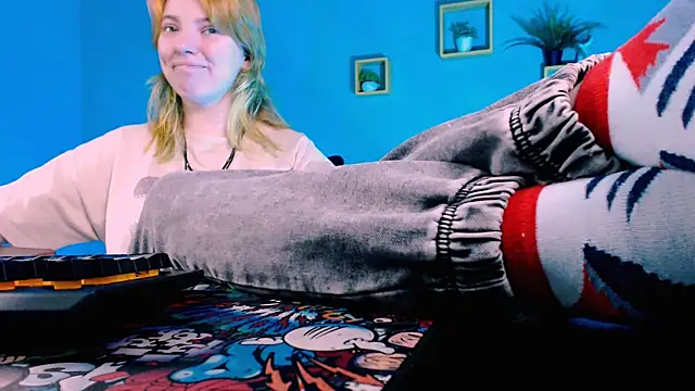 Snapshot of RocKStone_ chatting on 01-11-26, 04:28 RocKStone online show from 01-11-26, 04:28