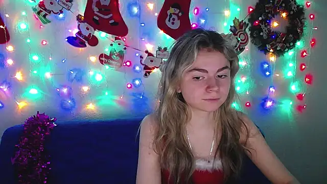 Snapshot of TinaRedly chatting on 12-25-24, 09:34 TinaRedly online show from 12-25-24, 09:34
