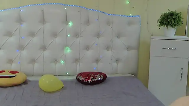 Snapshot of TinaRedly chatting on 01-20-25, 09:53 TinaRedly online show from 01-20-25, 09:53