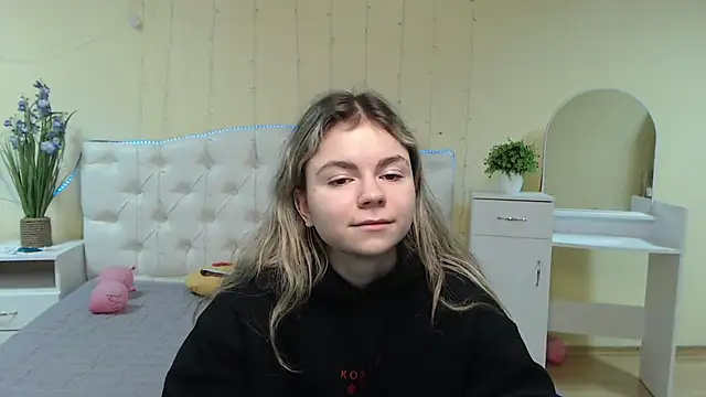 Snapshot of TinaRedly chatting on 01-28-25, 09:29 TinaRedly online show from 01-28-25, 09:29