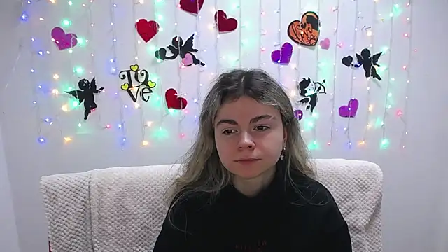 Snapshot of TinaRedly chatting on 01-30-25, 06:32 TinaRedly online show from 01-30-25, 06:32