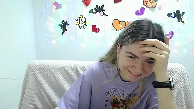 Snapshot of TinaRedly chatting on 02-23-25, 12:27 TinaRedly online show from 02-23-25, 12:27
