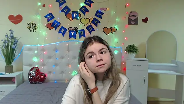 Snapshot of TinaRedly chatting on 03-02-25, 09:43 TinaRedly online show from 03-02-25, 09:43