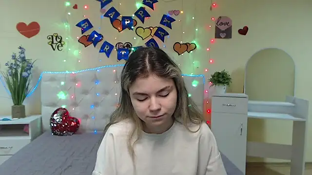 Snapshot of TinaRedly chatting on 03-03-25, 04:47 TinaRedly online show from 03-03-25, 04:47