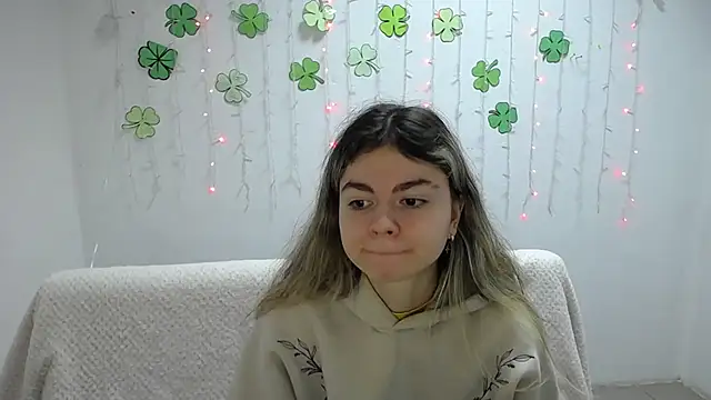 Snapshot of TinaRedly chatting on 03-16-25, 06:23 TinaRedly online show from 03-16-25, 06:23