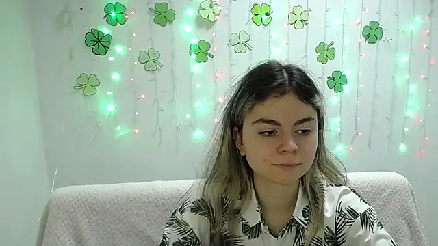 Snapshot of TinaRedly chatting on 03-16-25, 09:26 TinaRedly online show from 03-16-25, 09:26