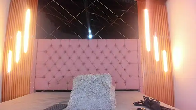 Snapshot of AinaPink chatting on 02-18-26, 10:22 AinaPink online show from 02-18-26, 10:22