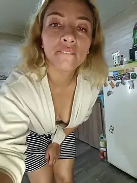 hotandfierylatinos2023 online show from 03-10-25, 01:54