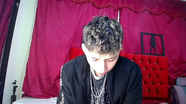  Thomas hot  online show from 03-08-25, 12:52