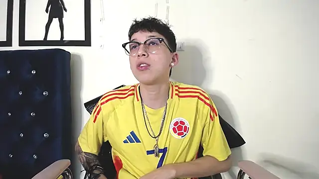  Thomas hot  online show from 09-10-25, 02:33