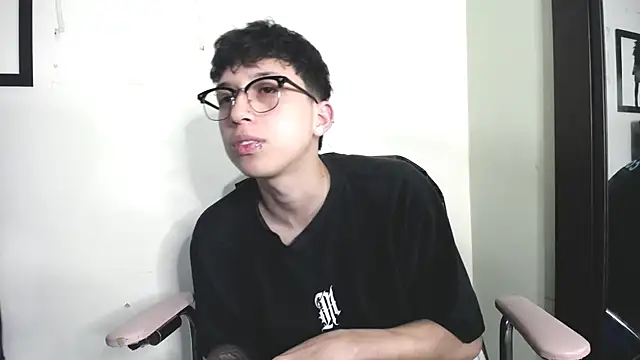  Thomas hot  online show from 11-25-25, 05:40