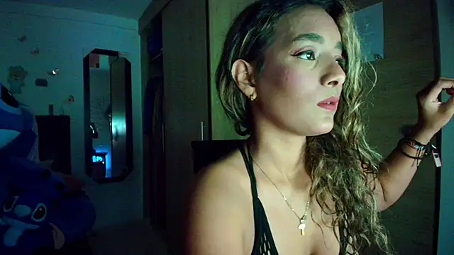 megan collins96 online show from 04-20-26, 09:49