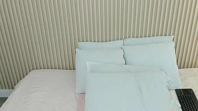 Snapshot of charlottebrowns_ chatting on 06-13-26, 12:47 charlottebrowns online show from 06-13-26, 12:47