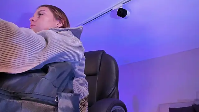 ArianaBaker online show from 02-04-25, 12:44