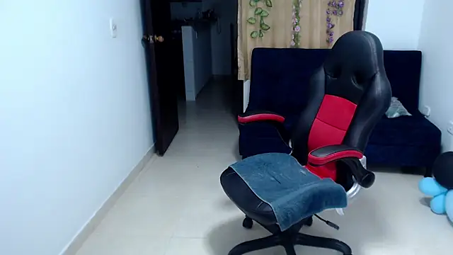 Snapshot of kaira_sweet_ chatting on 10-19-25, 06:36 kaira sweet online show from 10-19-25, 06:36