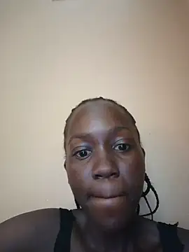 Snapshot of Swirly_blac chatting on 06-21-26, 04:48 Swirly blac online show from 06-21-26, 04:48