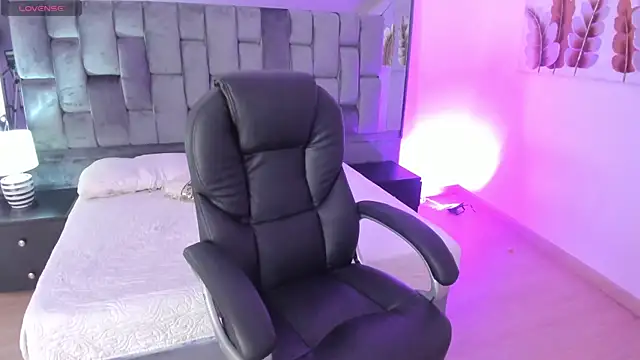 Chloe evans   online show from 02-13-25, 07:10