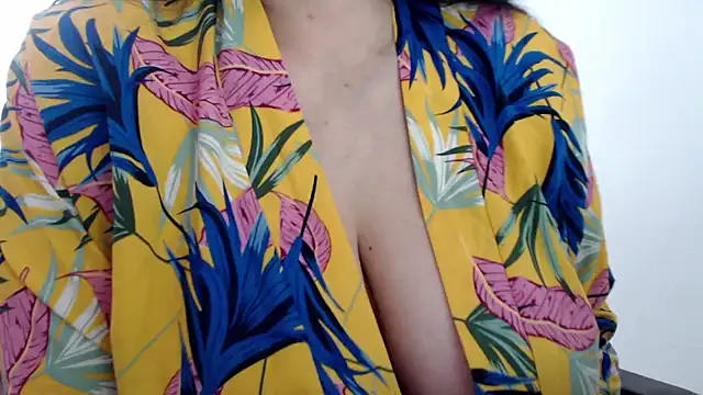 Snapshot of missdaniels chatting on 03-15-26, 04:24 missdaniels online show from 03-15-26, 04:24