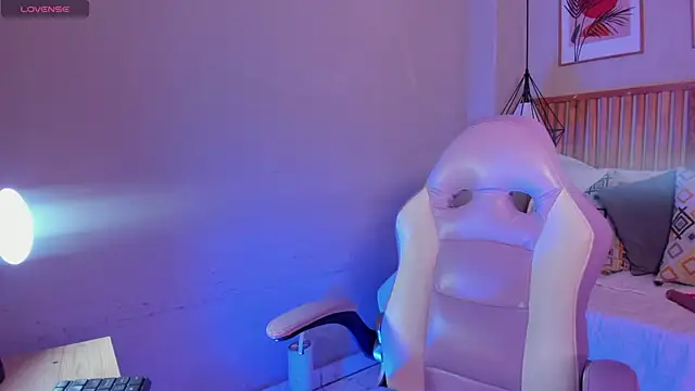 Ginger Winn online show from 10-03-25, 09:12