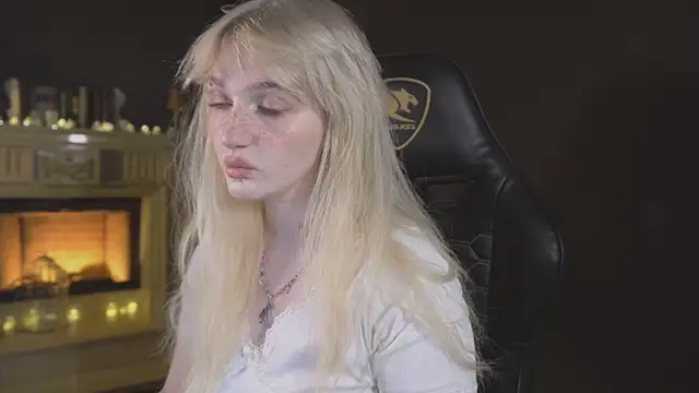 Snapshot of ELLIEJAY chatting on 07-22-26, 05:21 ELLIEJAY online show from 07-22-26, 05:21