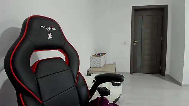 amiraisa11 online show from 09-22-25, 04:09