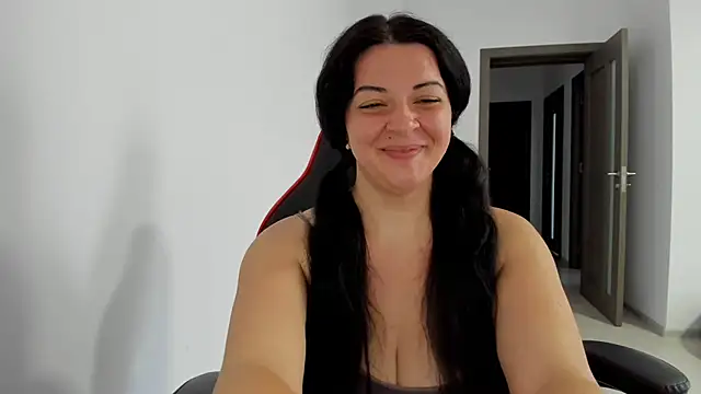 Snapshot of amiraisa11 chatting on 06-28-26, 03:51 amiraisa11 online show from 06-28-26, 03:51