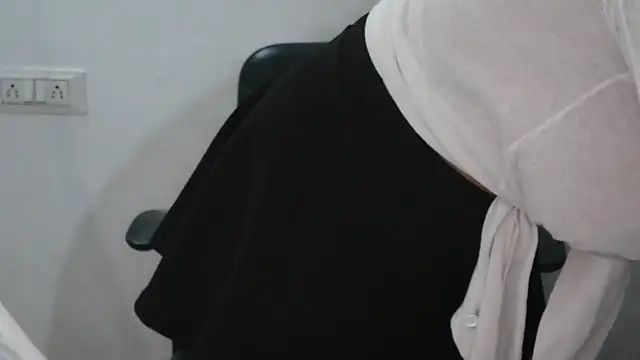 Suzie darling online show from 02-14-25, 01:45