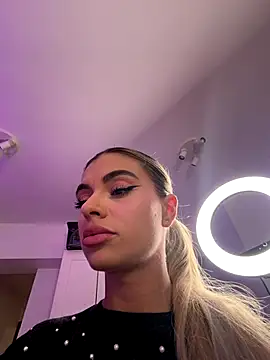 Snapshot of HaileyMadow chatting on 12-20-25, 08:54 HaileyMadow online show from 12-20-25, 08:54