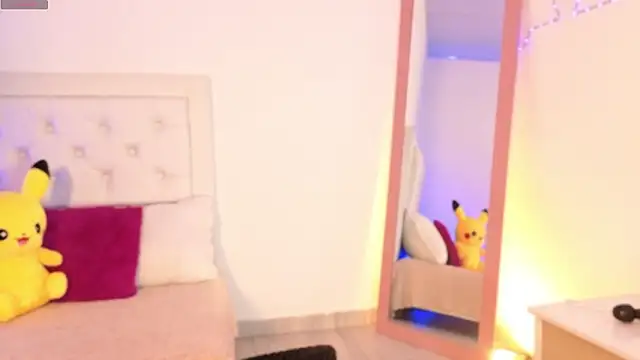 Snapshot of little_kawaiigirl_ chatting on 01-15-26, 11:52 little kawaiigirl online show from 01-15-26, 11:52