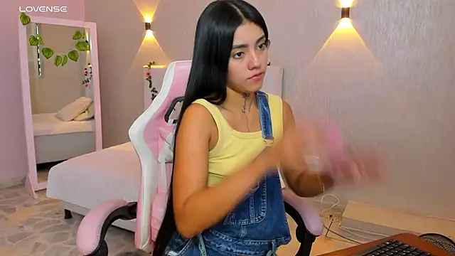 Snapshot of miagomezweb1 chatting on 01-29-25, 04:19 miagomezweb1 online show from 01-29-25, 04:19