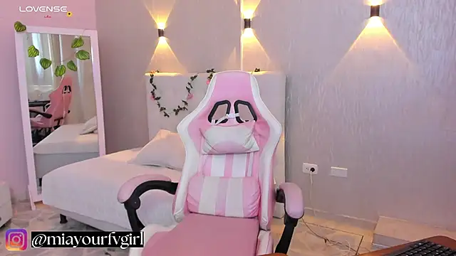 Snapshot of miagomezweb1 chatting on 02-12-25, 01:48 miagomezweb1 online show from 02-12-25, 01:48