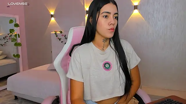 Snapshot of miagomezweb1 chatting on 02-20-25, 12:57 miagomezweb1 online show from 02-20-25, 12:57