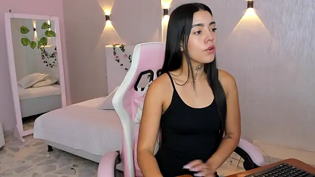 Snapshot of miagomezweb1 chatting on 02-27-25, 01:17 miagomezweb1 online show from 02-27-25, 01:17