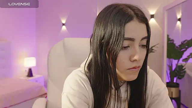 Snapshot of miagomezweb1 chatting on 10-14-25, 01:23 miagomezweb1 online show from 10-14-25, 01:23