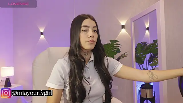 Snapshot of miagomezweb1 chatting on 10-18-25, 12:39 miagomezweb1 online show from 10-18-25, 12:39