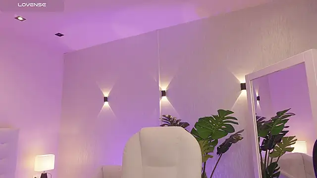 Snapshot of miagomezweb1 chatting on 10-24-25, 01:51 miagomezweb1 online show from 10-24-25, 01:51