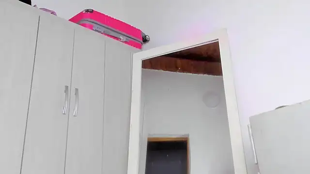 Kendall Hotsexy x online show from 04-14-26, 07:58